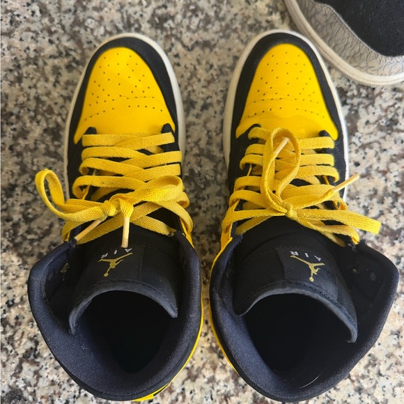 Jordan 1s. Retro - Picture 5 of 8